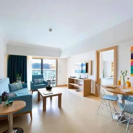 Aurasia Design 3* 马尔马里斯