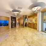 Aurasia Design فندق