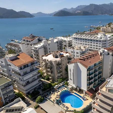 酒店 Aurasia Design 3*