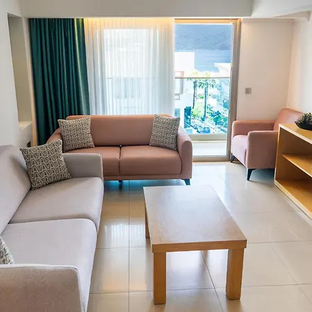 Aurasia Design Szálloda 3*