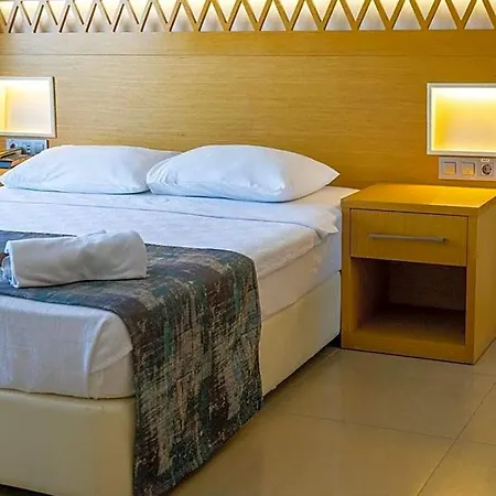 Aurasia Design Hotel 3*
