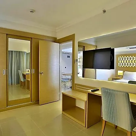 Aurasia Design Отель
