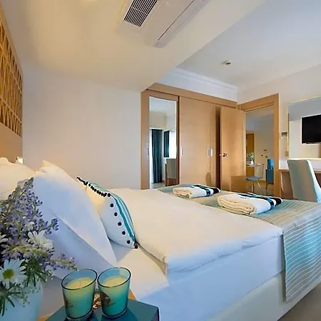 Hotel Aurasia Design 3*